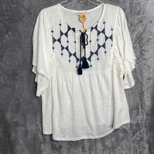 Women’s short embellish, short sleeve top